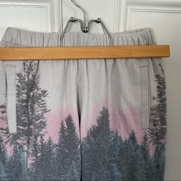 Comfy Roots Sweats - Picture 2 of 7